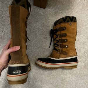 Sorel winter boots. Waterproof. Never worn, like new. Size US 7.